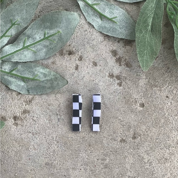 Hair Clips - Picture 6 of 15